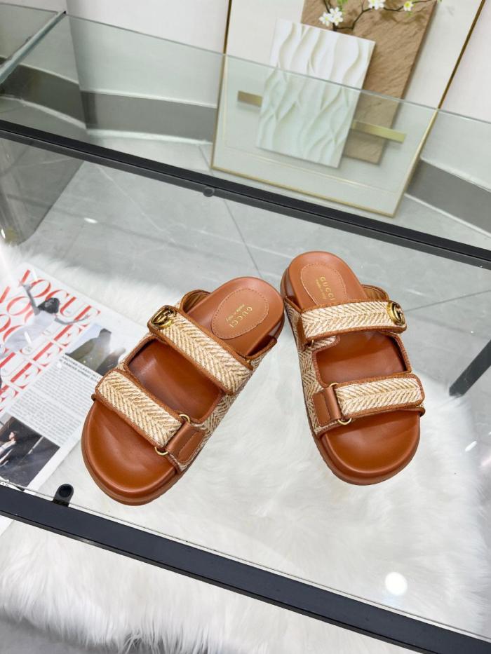 GUCCI Slide Slippers Brown