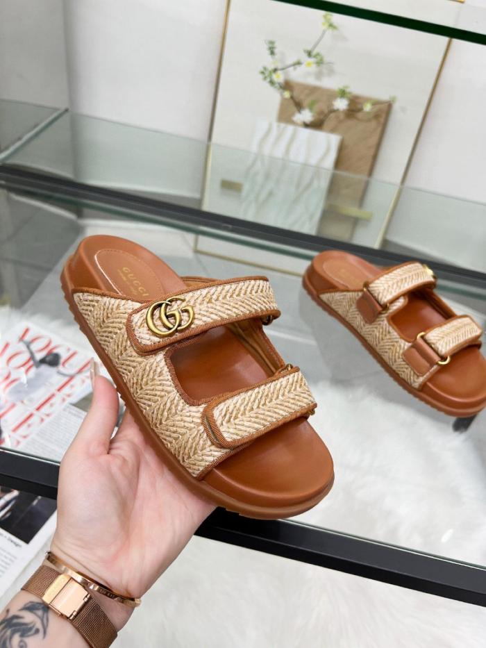 GUCCI Slide Slippers Brown