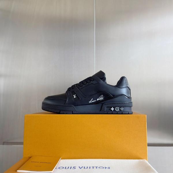 LOUIS VUITTON Lv Trainers 'Black'