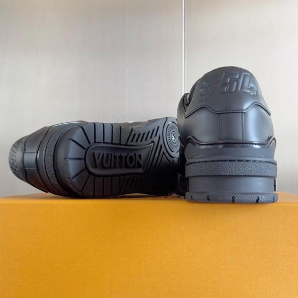 LOUIS VUITTON Lv Trainers 'Black'