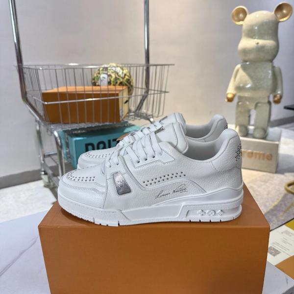 LOUIS VUITTON Trainer 2025 Spring Men's Collection Cow Leather Low top Skateboard Shoes White
