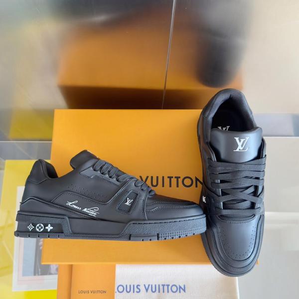 LOUIS VUITTON Lv Trainers 'Black'