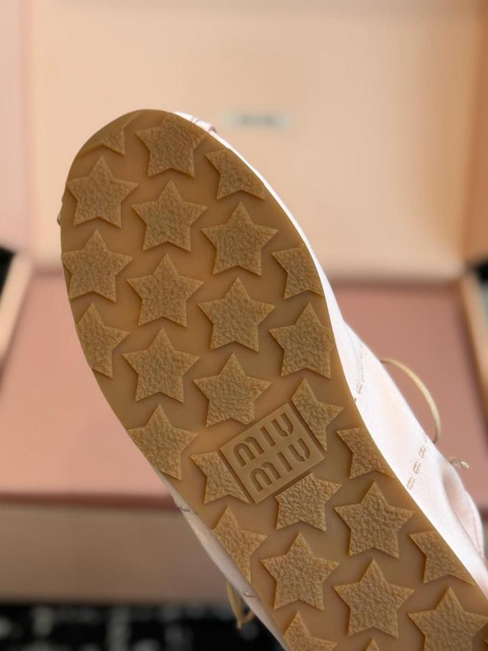 MIU MIU Plume Low top Casual Shoes Women's Nude Pink