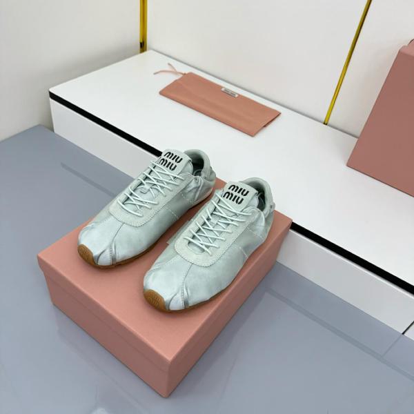 MIU MIU Plume Low top Casual Shoes Women's Pink Blue
