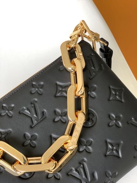 LOUIS VUITTON M21259 Coussin BB size L21.08cm W7.11cm H16cm