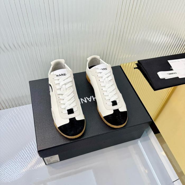 CHANEL Low top Casual Shoes 1cm Men's White