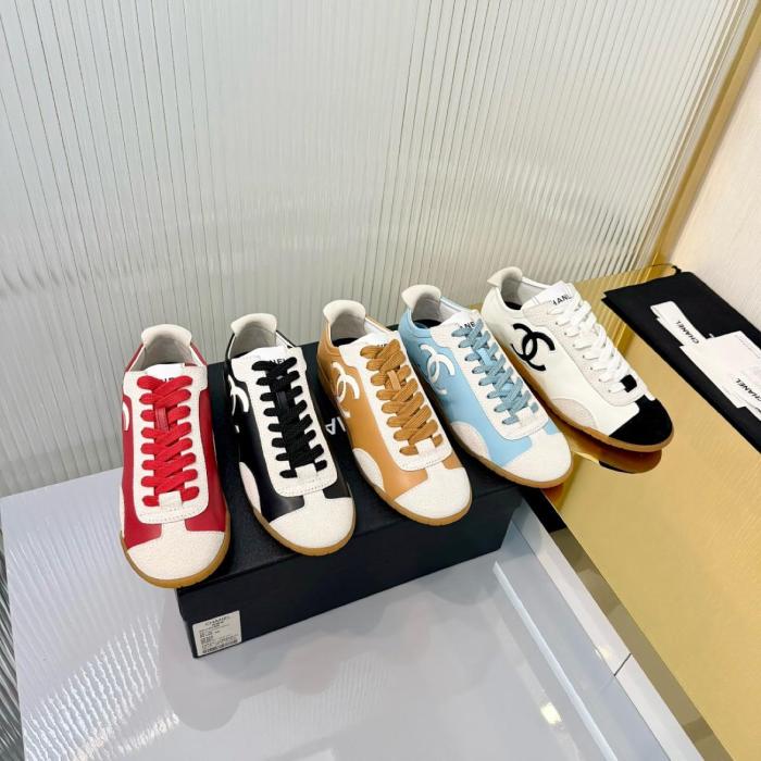 CHANEL Low top Casual Shoes 1cm Men's White