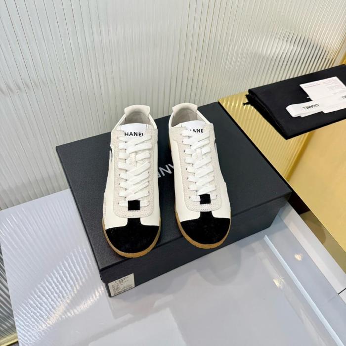 CHANEL Low top Casual Shoes 1cm Men's White