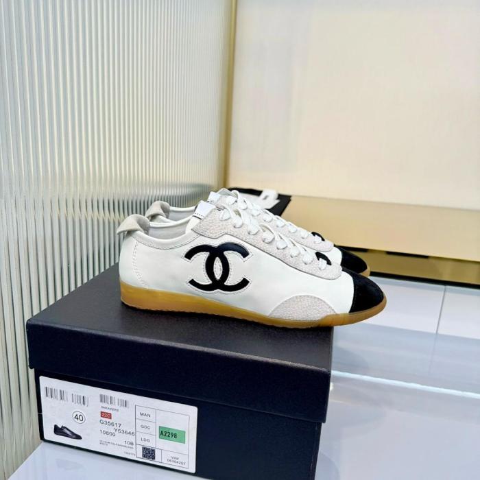 CHANEL Low top Casual Shoes 1cm Men's White