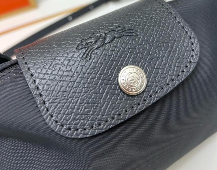 LONGCHAMP Le Pliage Green Polyamide Dumpling Bag Handbag Women's Black 34175919001 size L17cm W5.5cm H11cm