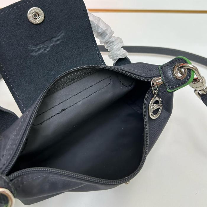 LONGCHAMP Le Pliage Green Polyamide Dumpling Bag Handbag Women's Black 34175919001 size L17cm W5.5cm H11cm