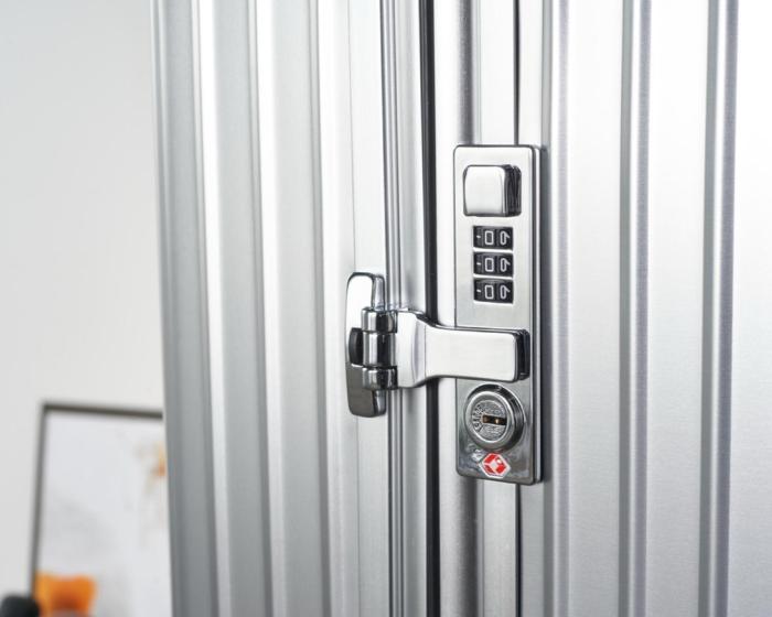 RIMOWA Classic Aluminum Suitcase Luggage For Shipping 30 Inch Unisex Silver L53cm W28cm H79cm