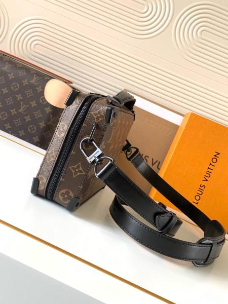 LOUIS VUITTON M45935 size 21.5*7*15cm