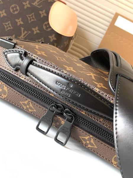 LOUIS VUITTON M45935 size 21.5*7*15cm