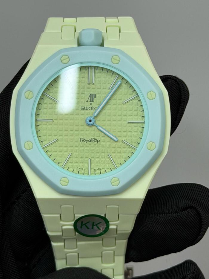 Swatch x Audemars Piguet AP Bioceramic Royal Pop Blaue Acht