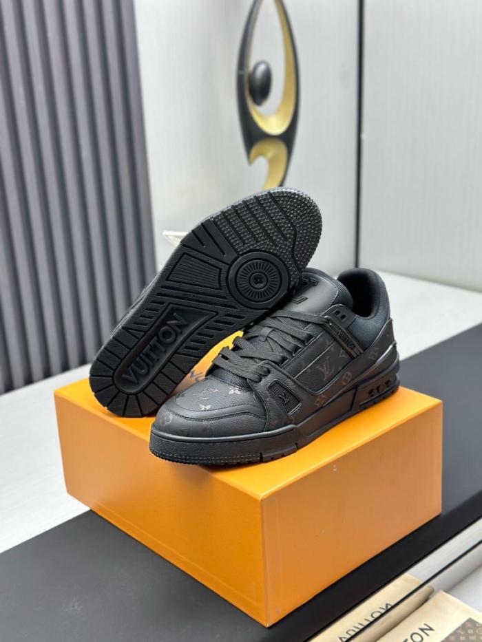 Louis Vuitton Black Monochrome Louis Vuitton LV Trainer Black/Black