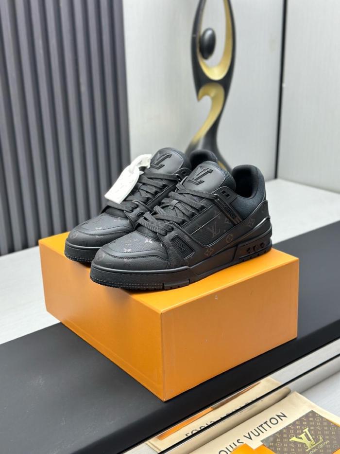 Louis Vuitton Black Monochrome Louis Vuitton LV Trainer Black/Black