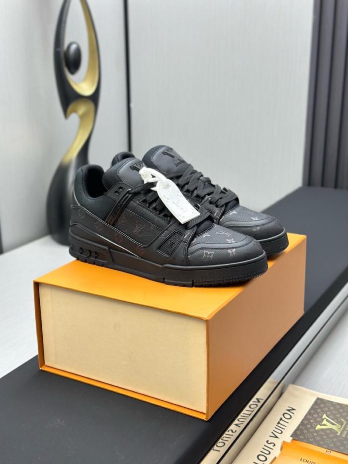 Louis Vuitton Black Monochrome Louis Vuitton LV Trainer Black/Black