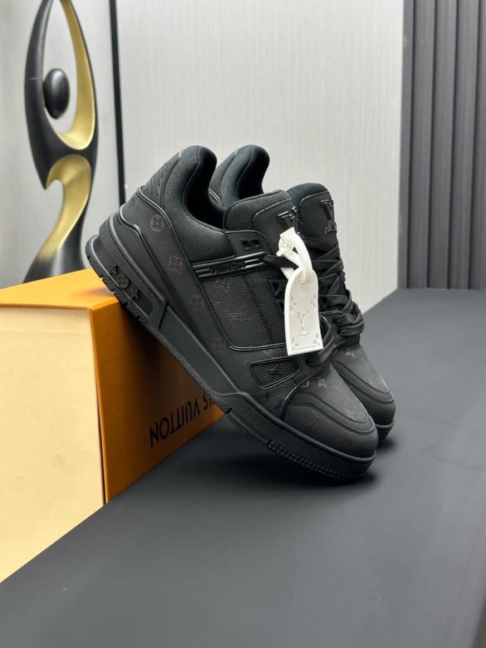 Louis Vuitton Black Monochrome Louis Vuitton LV Trainer Black/Black
