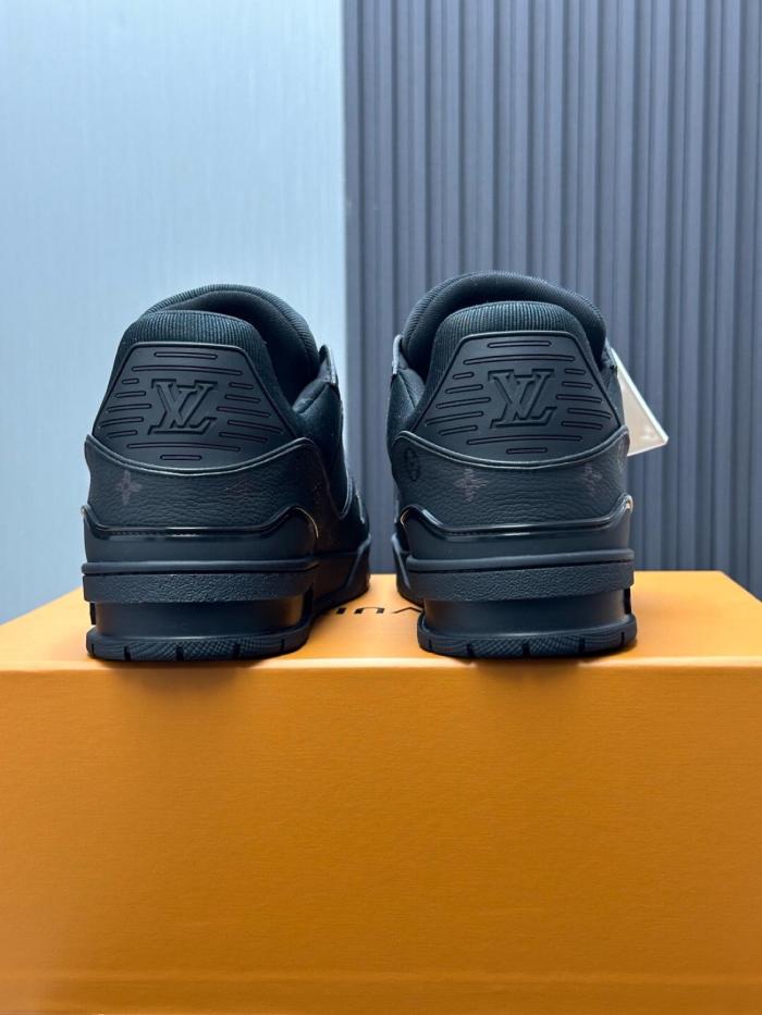 Louis Vuitton Black Monochrome Louis Vuitton LV Trainer Black/Black