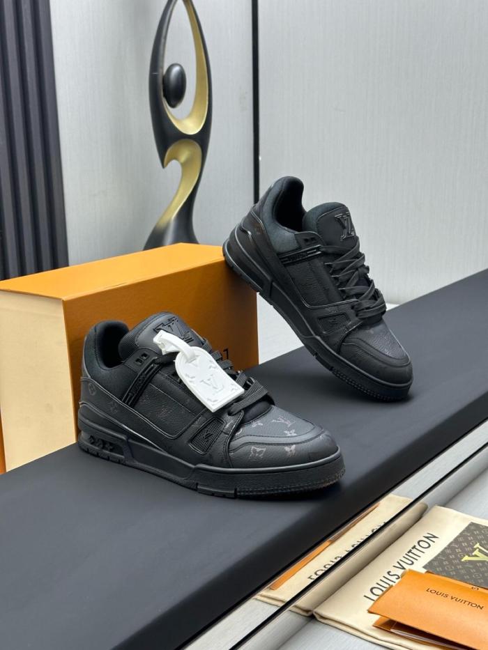 Louis Vuitton Black Monochrome Louis Vuitton LV Trainer Black/Black