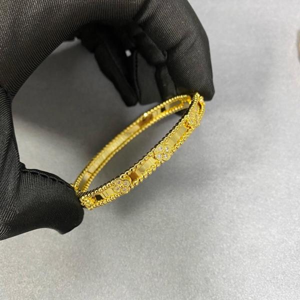 Van Cleef & Arpels Perlee Series 18K Gold Diamond Bangles Unisex Gold