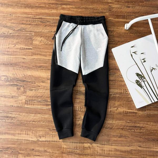 Nike Sportswear Tech Fleece Joggers Black/Dark Grey Heather/White