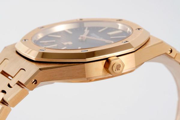 AUDEMARS PIGUET 2016 Pre-owned Royal Oak Jumbo 39mm