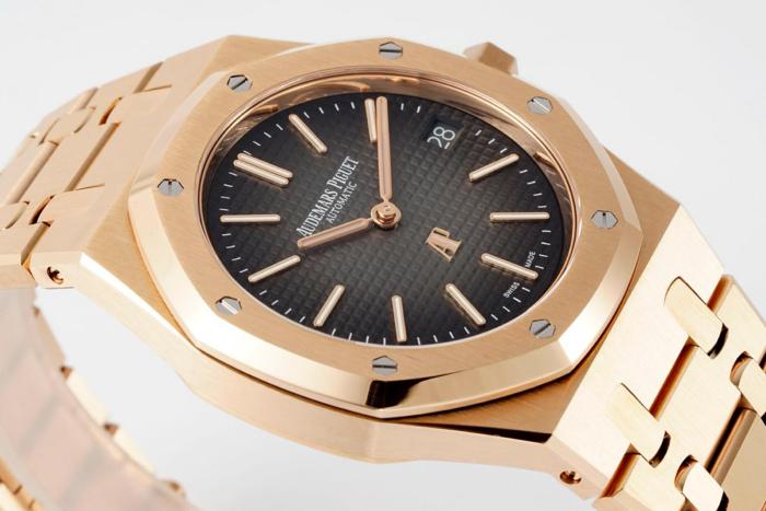 AUDEMARS PIGUET 2016 Pre-owned Royal Oak Jumbo 39mm