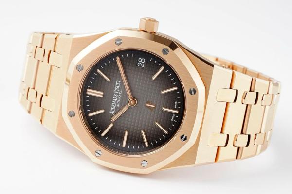 AUDEMARS PIGUET 2016 Pre-owned Royal Oak Jumbo 39mm