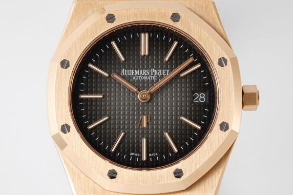 AUDEMARS PIGUET 2016 Pre-owned Royal Oak Jumbo 39mm