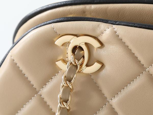 CHANEL Lambskin & Gold Metal Handbag Women's Beige & Black AP5254-B24014-U9424 L21*W4.8*H9.5cm