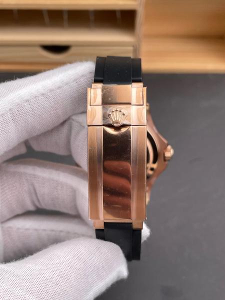 ROLEX Yacht Master 116695SATS Case Diameter/Size 40mm