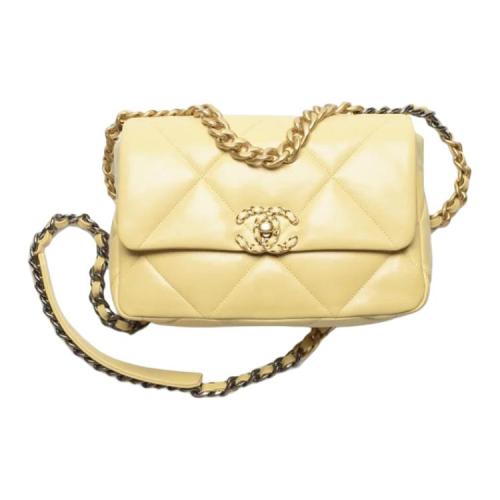 CHANEL 19Bag Sheepskin Shoulder Bag, Crossbody Bag Small Women's Light Yellow AS1160-B04852-NG754 size L26cm W9cm H16cm