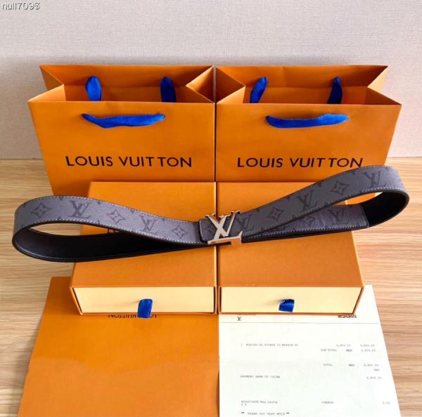 LOUIS VUITTON Initiales belt Width 4.0cm