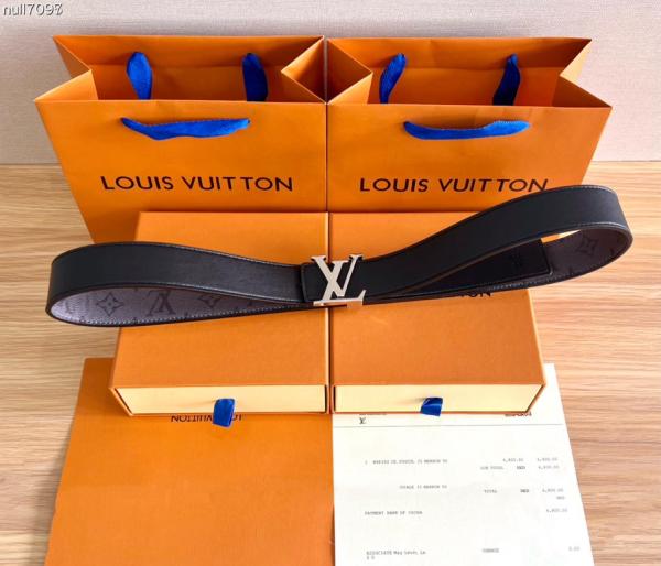 LOUIS VUITTON Initiales belt Width 4.0cm