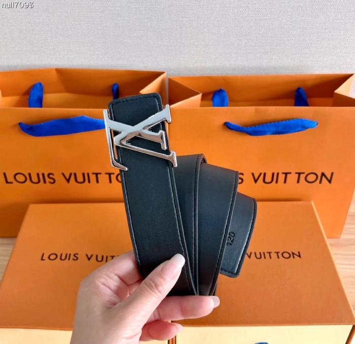 LOUIS VUITTON Initiales belt Width 4.0cm