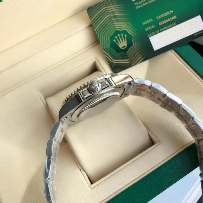 ROLEX【Pre-Owned】2011 pre-owned Submariner 40mm