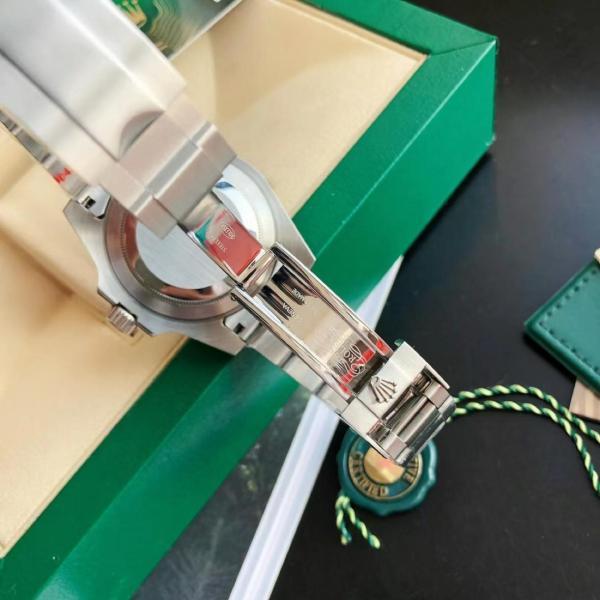 ROLEX【Pre-Owned】2011 pre-owned Submariner 40mm