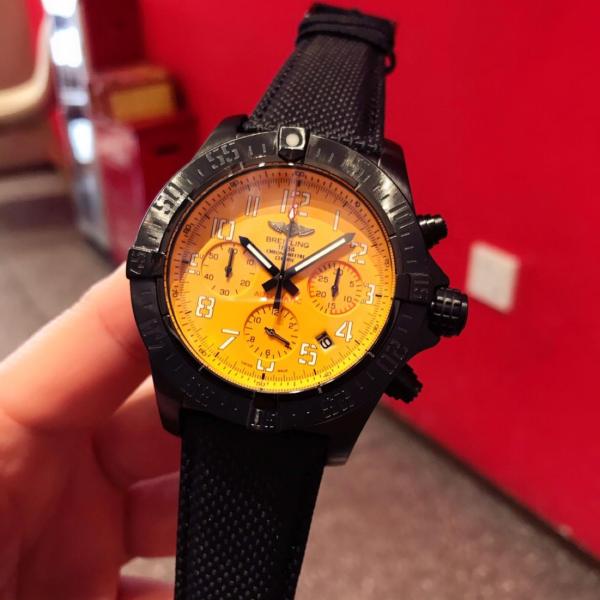 Breitling Avenger Hurricane 45 Breitlight XB0180E4/I534