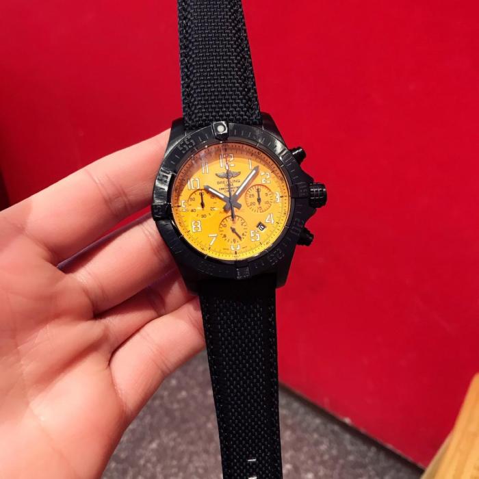 Breitling Avenger Hurricane 45 Breitlight XB0180E4/I534
