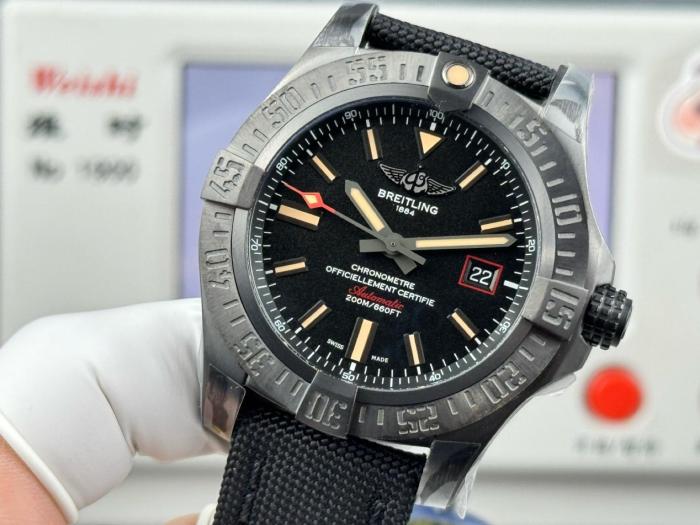 Breitling Avenger Blackbird V1731110 BD74 109WM