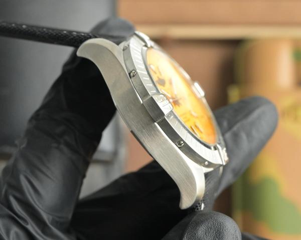 BREITLING Avenger Collection Yellow Wolf Automatic Mechanical Movement Men's Watches Watch 45mm