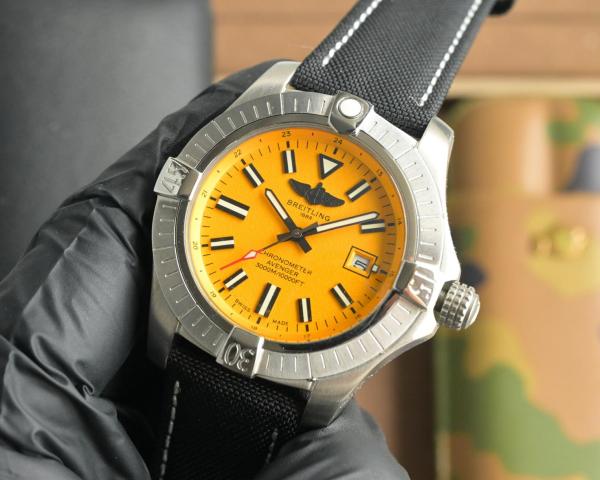 BREITLING Avenger Collection Yellow Wolf Automatic Mechanical Movement Men's Watches Watch 45mm