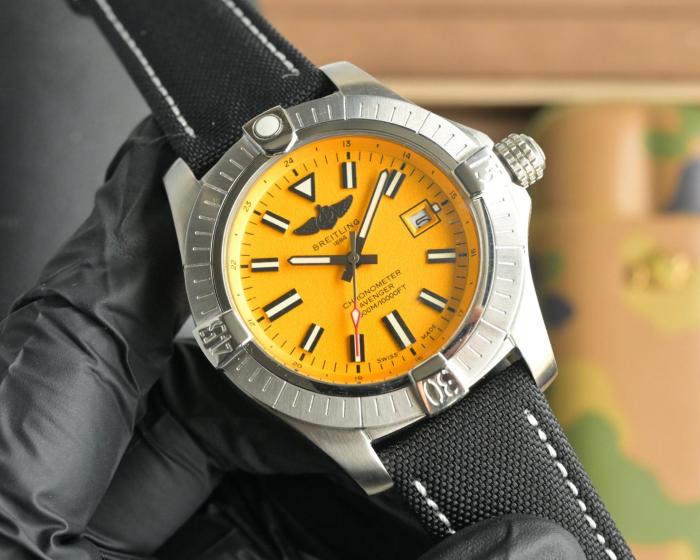 BREITLING Avenger Collection Yellow Wolf Automatic Mechanical Movement Men's Watches Watch 45mm