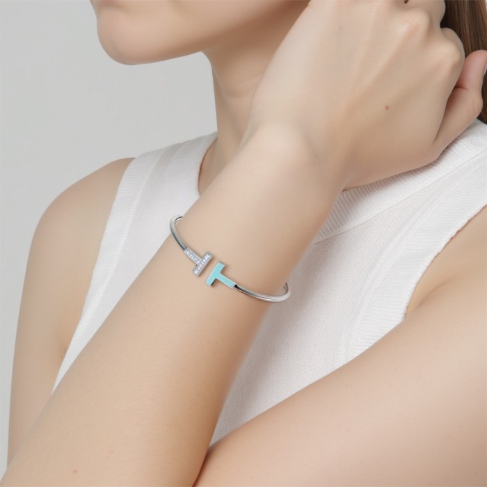 TIFFANY & CO. Pre Owned 10s 18K White Gold Diamond T wire Bracelet