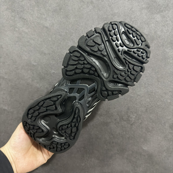 adidas XLG Runner Deluxe Black