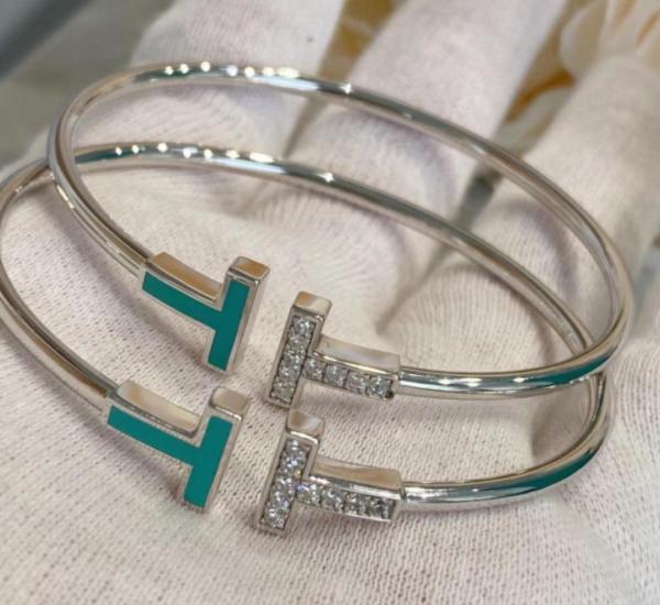 TIFFANY & CO. Pre Owned 10s 18K White Gold Diamond T wire Bracelet