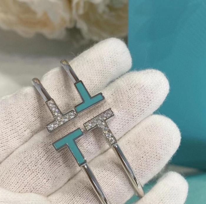 TIFFANY & CO. Pre Owned 10s 18K White Gold Diamond T wire Bracelet