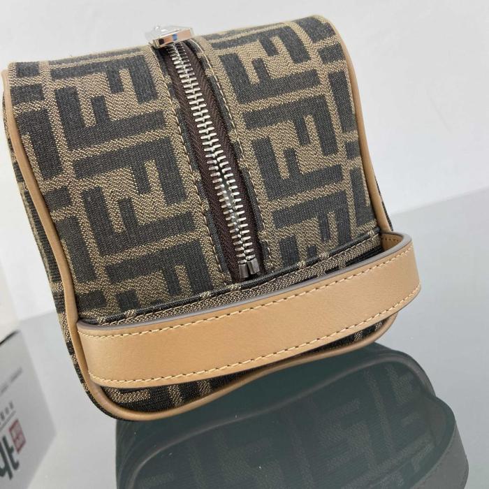 FENDI Polyester Makeup Bag Regular Men's Brown 7N0141-ALWK-F1HRM L27.5cm W13cm H16cm
